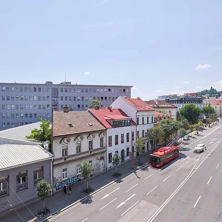 Apartman Cozy & Spacious Family Near Train Station *