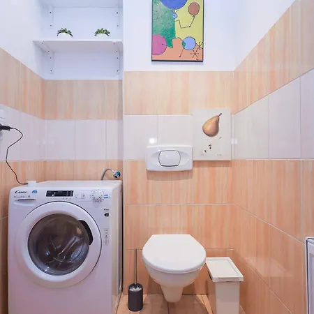Apartman Cozy & Spacious Family Near Train Station *