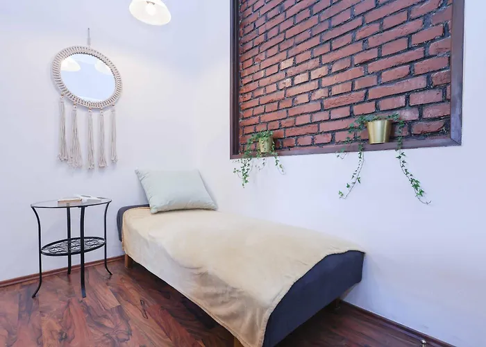 Apartman Cozy & Spacious Family Near Train Station Pozsony