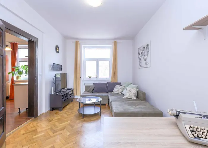 Cozy & Spacious Family Near Train Station Bratislava