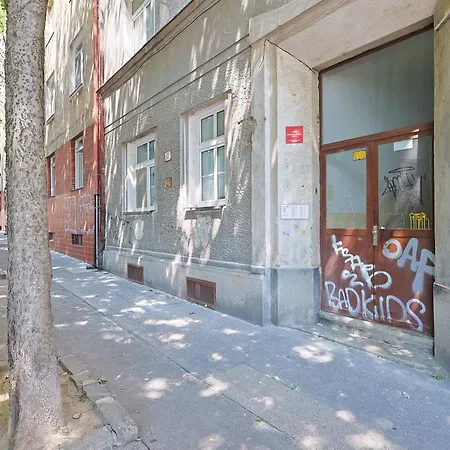 דירה Cozy & Spacious Family Near Train Station *