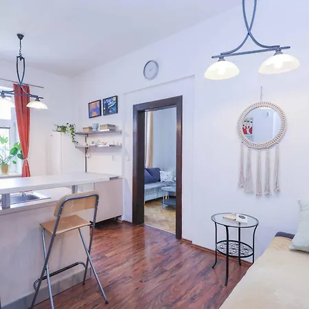 דירה Cozy & Spacious Family Near Train Station *