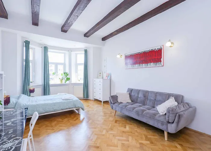 Cozy & Spacious Family Near Train Station * Bratislava