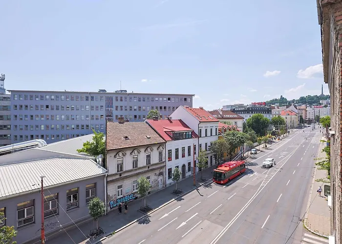 Apartmán Cozy & Spacious Family Near Train Station *